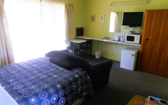Opal Motel