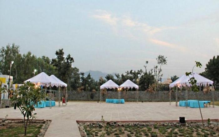 Mana Hotels