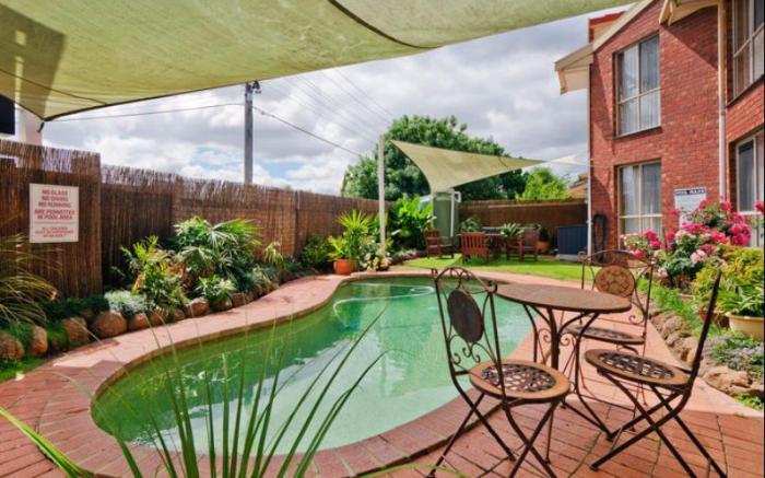 Werribee Motel & Apartments