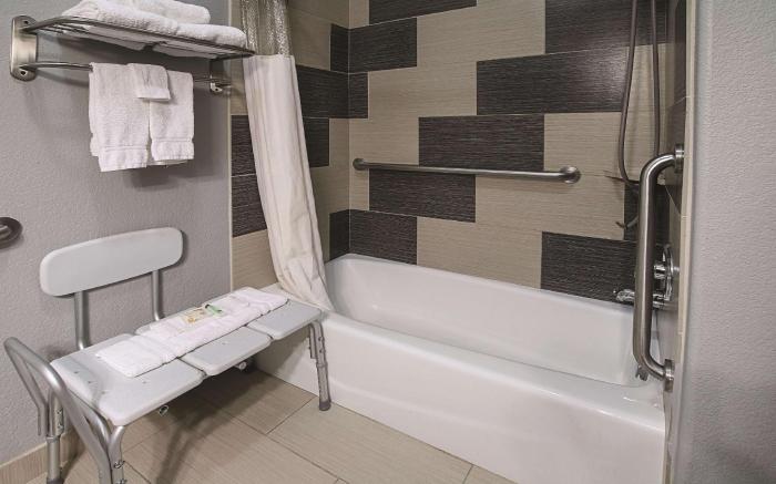 La Quinta Inn & Suites by Wyndham Dallas - Hutchins