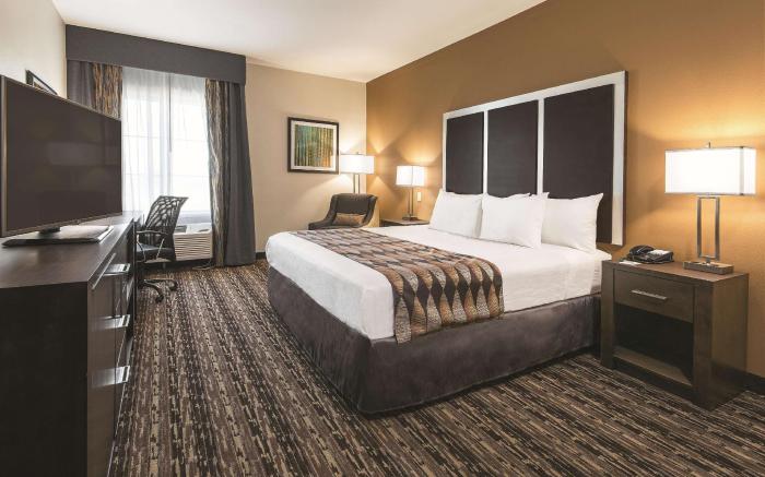 La Quinta Inn & Suites by Wyndham Gonzales TX
