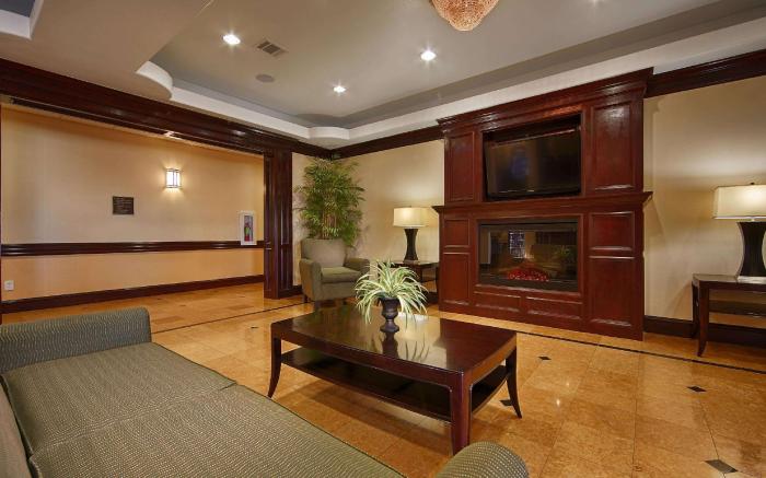 Best Western Plus Manvel Inn & Suites
