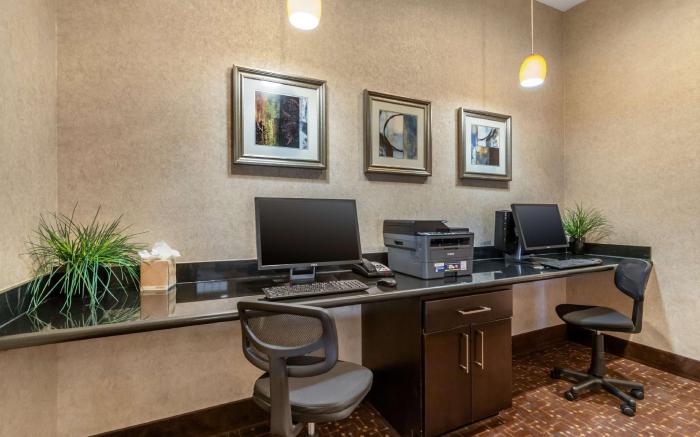 Best Western Plus Lytle Inn and Suites