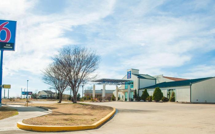 Motel 6 Corsicana, TX