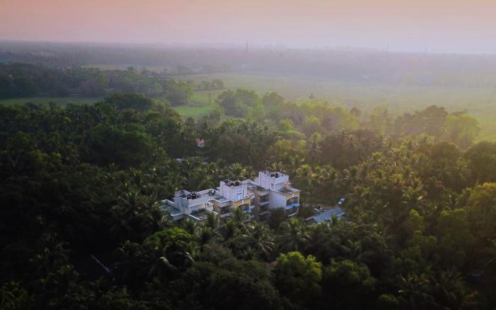 TreeHouse Blue Hotel & Serviced Apartments