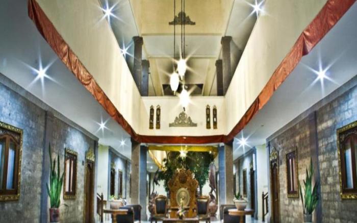 At The Beach Candidasa