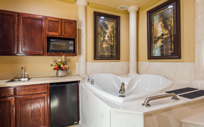 Best Western Plus Crown Colony Inn and Suites
