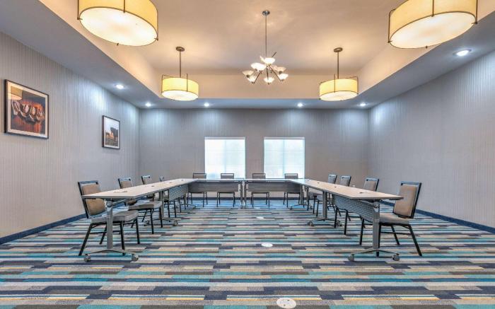 La Quinta Inn & Suites by Wyndham Decatur