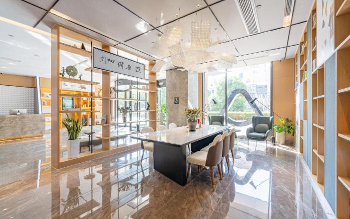 Atour Hotel Wuxi Huishan Wanda Plaza