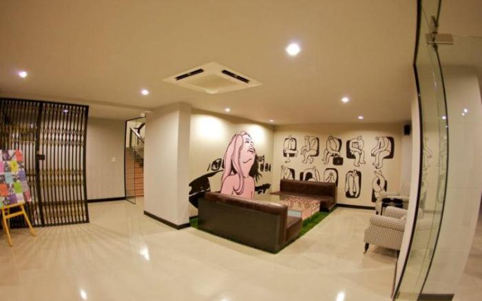 Pentahug Hotel