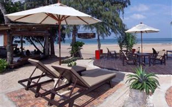 Lanta Castaway Beach Resort