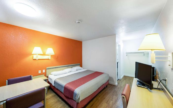 Motel 6 Greenville, TX