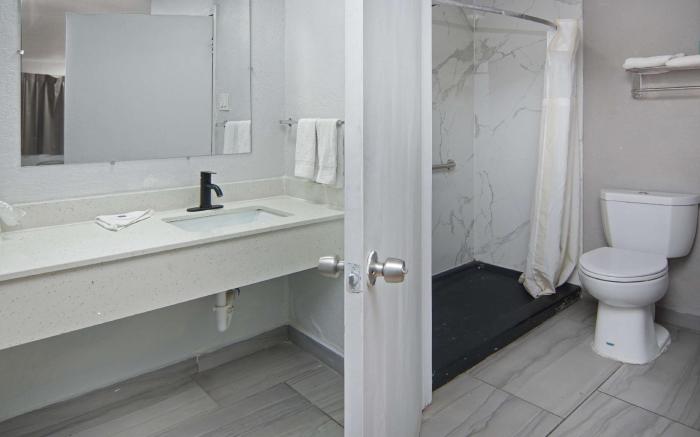 Motel 6 Red Oak, TX - Dallas