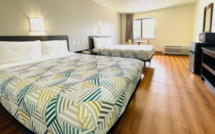 Motel 6 Duncanville, TX - Dallas