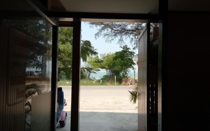 Front Beach Hotel