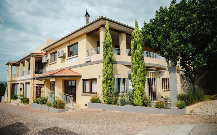 VJ's Guesthouse & Restaurant