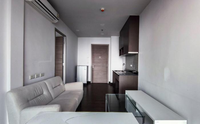POSH infinity pool apartment