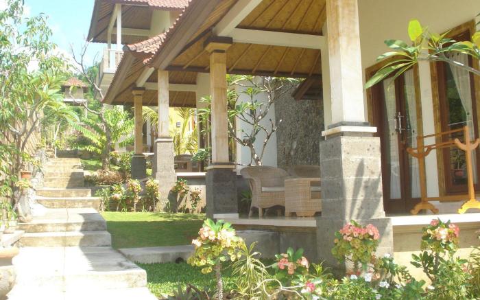 Barong Cafe Bungalow and Restaurant