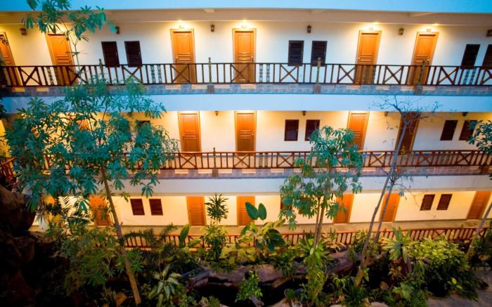 Chaikanathani Hotel