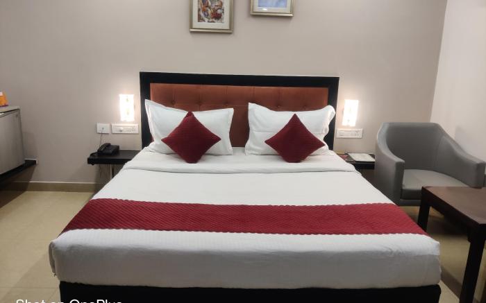 Hotel Delphi Grand Hyderabad - Hi-Tech City, Perfect for Business & Comfort