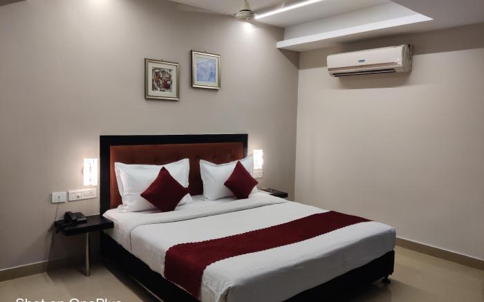 Hotel Delphi Grand Hyderabad - Hi-Tech City, Perfect for Business & Comfort