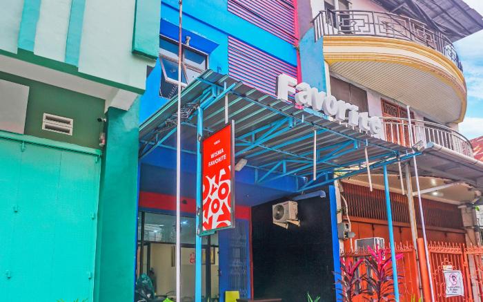 OYO 90856 Wisma Favorite Makassar Near Benteng Rotterdam