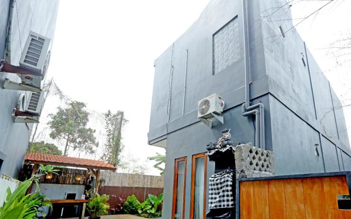 OYO 90854 Loka Anyar Guest House