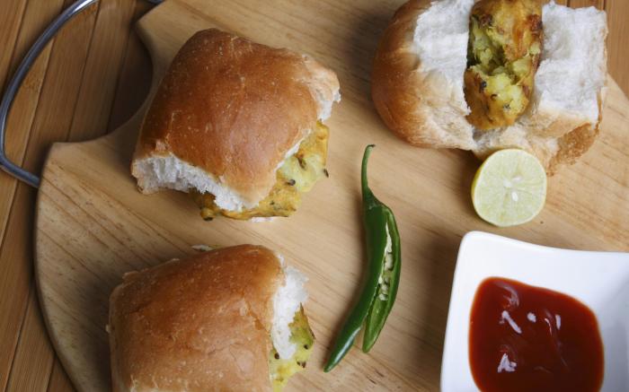 Hotel O GEMS STAR RESIDENCY BNB Bamandongri Railway Station