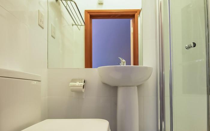 Arinza Hotel, London Ilford