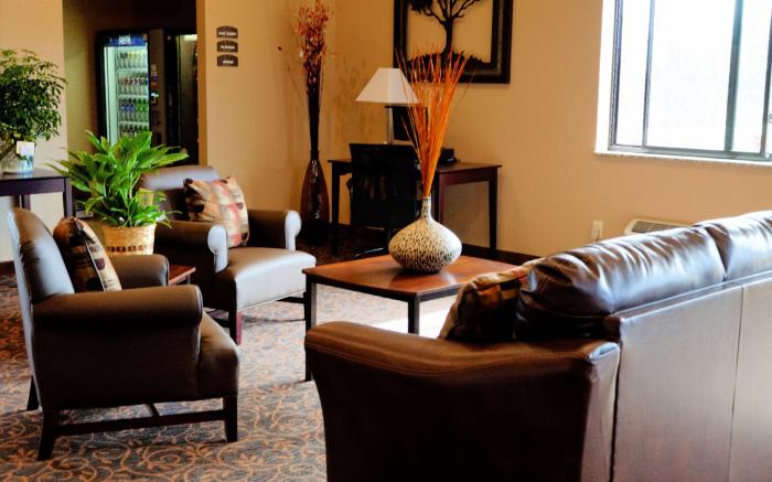 Cobblestone Inn & Suites - Denison / Oak Ridge