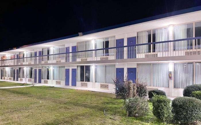 Motel 6 Marianna, FL