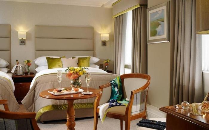 Buswells Hotel