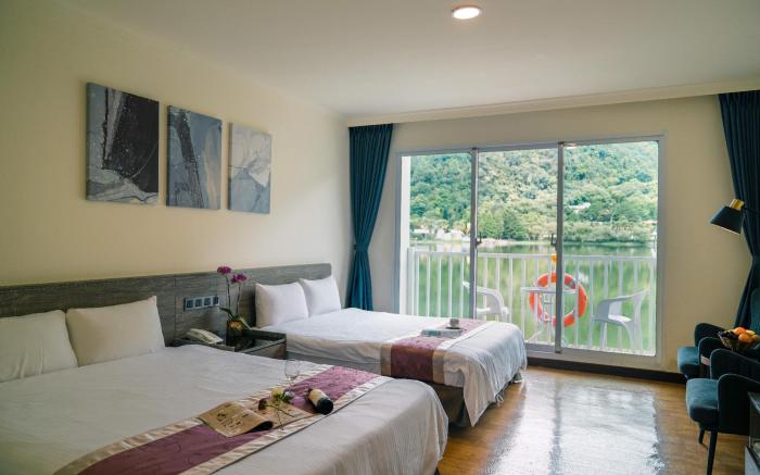 Lakeside Resort Hotel