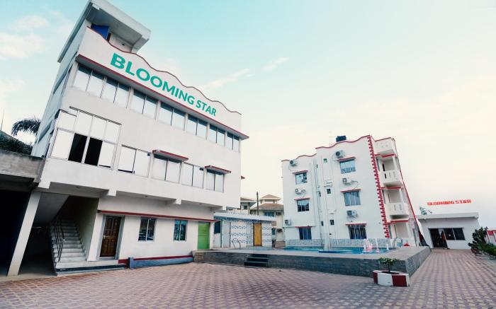 HOTEL BLOOMING STAR