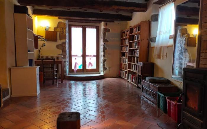 Library Apartment in Arcidosso
