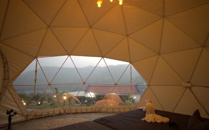 Luxury 8-BR Campsite with Lake and Mountains Views