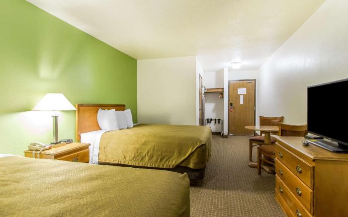 Econo Lodge Inn & Suites Pekin - Peoria Area