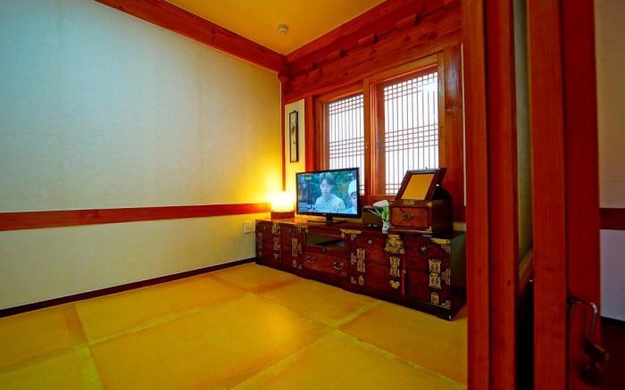 Jeonju Guigeoraesa Hanok Pension