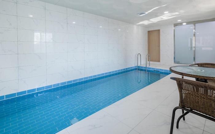 Gaypeng Poolvilla Lisum Five Penison