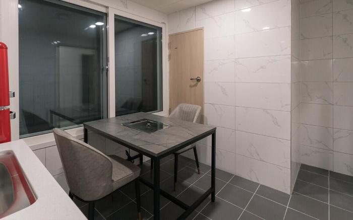 Gaypeng Poolvilla Lisum Five Penison