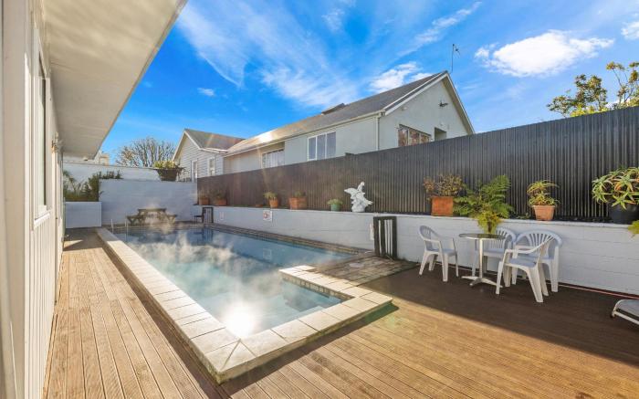 Kowhai & Colonial Motel
