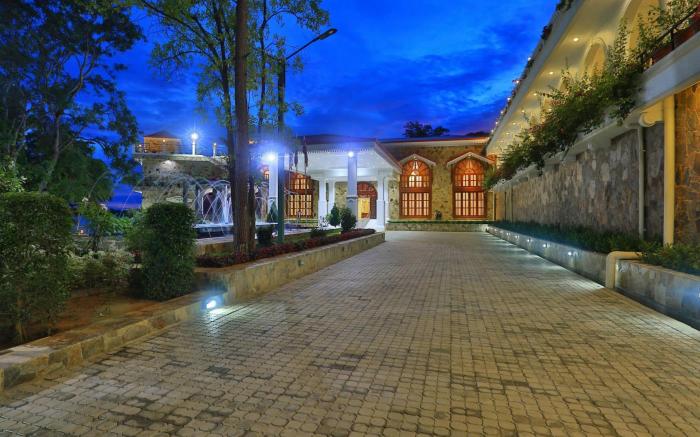 Centauria Lake Resort