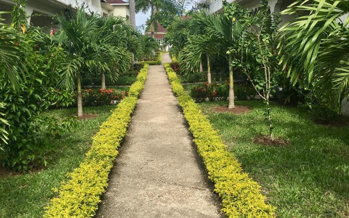 Coral Seas Beach Resort