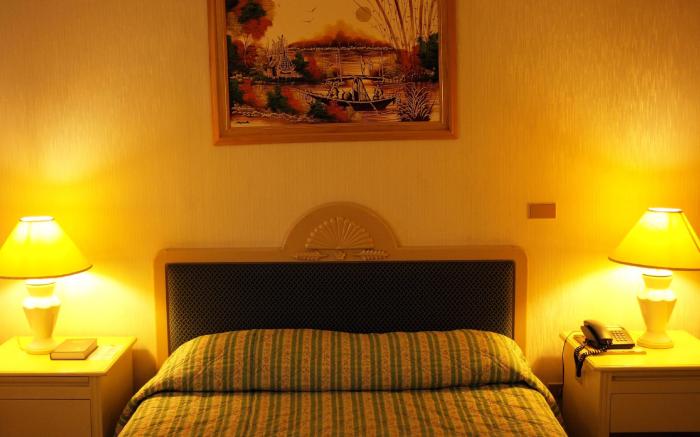 Orange Grove Hotel