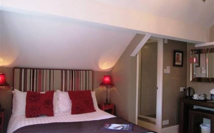 Monties Guest House - Adults ONLY