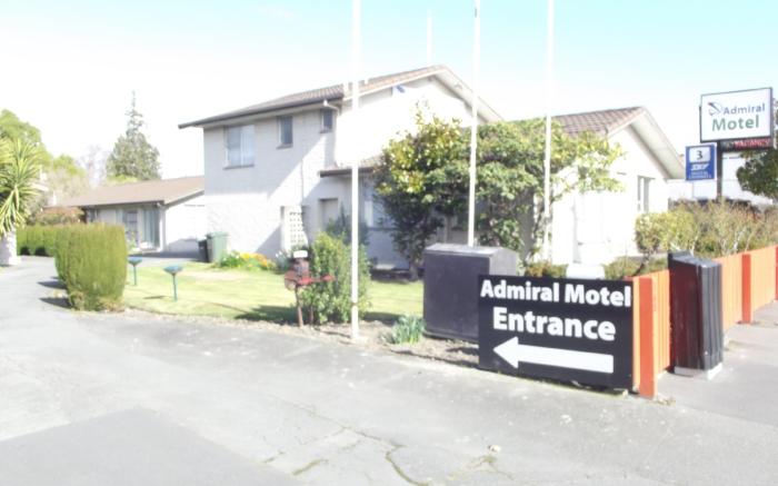 Admiral Motel