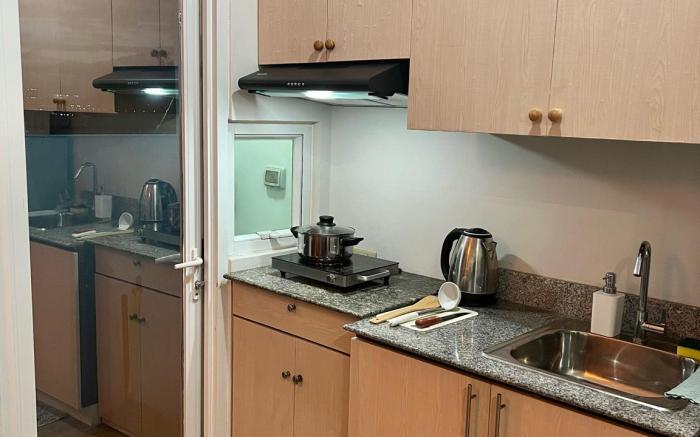 Lovely Spacious Condo With Balcony