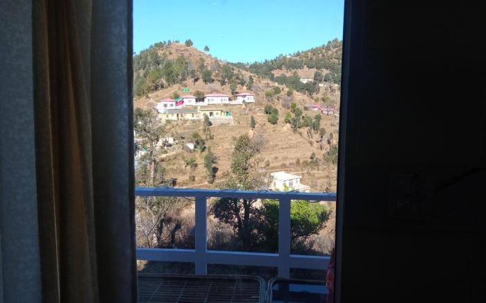 In Apple Estate Kanatal