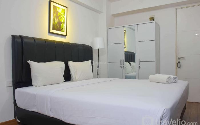 Elegant & Comfy Studio at Bassura City By Travelio