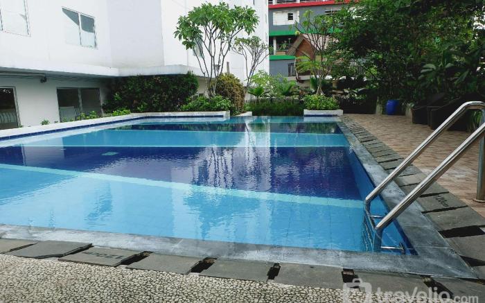 Elegant & Comfy Studio at Bassura City By Travelio